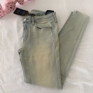 AE women súper soft skinny jeans size 6